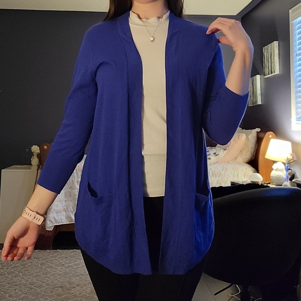 Light weight cardigan